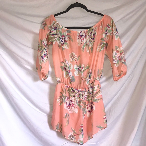 Super cute peach floral romper - Picture 4 of 5
